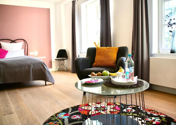 Altes Dichterhaus Bed and Breakfast 3*